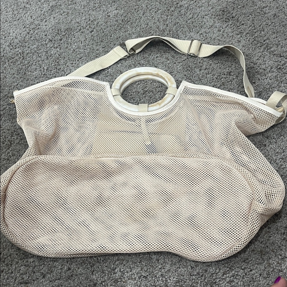 Beis “The Beach Bag” mesh beach bag